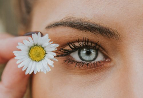 8 Ways to Freshen Up Your Eyes Without Surgery